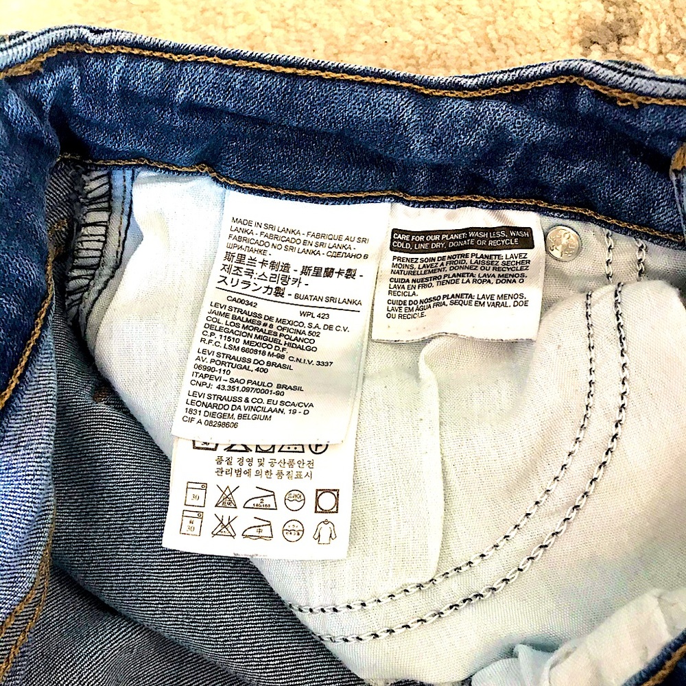 Levi’s Medium Blue Skinny Jean - Picture 4 of 9